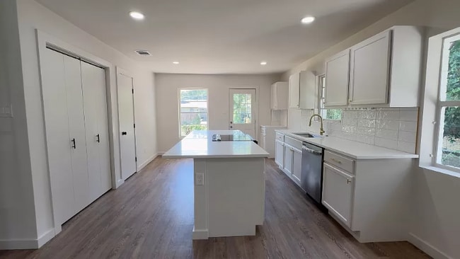 Building Photo - 10734 Coogan Dr