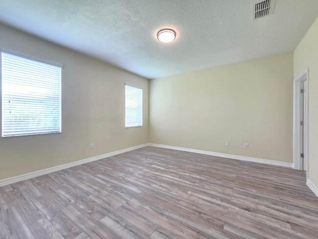 Building Photo - 5643 Water Pier Ln