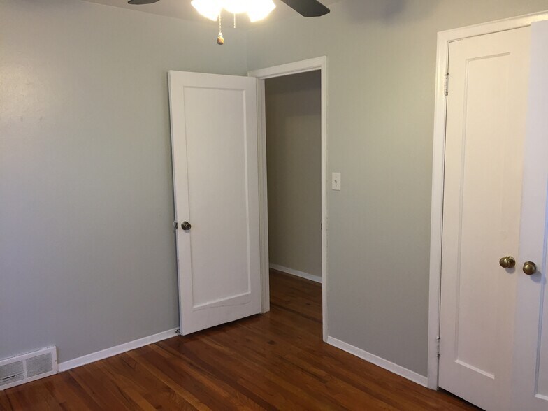 Building Photo - 3320 E 20th Ave