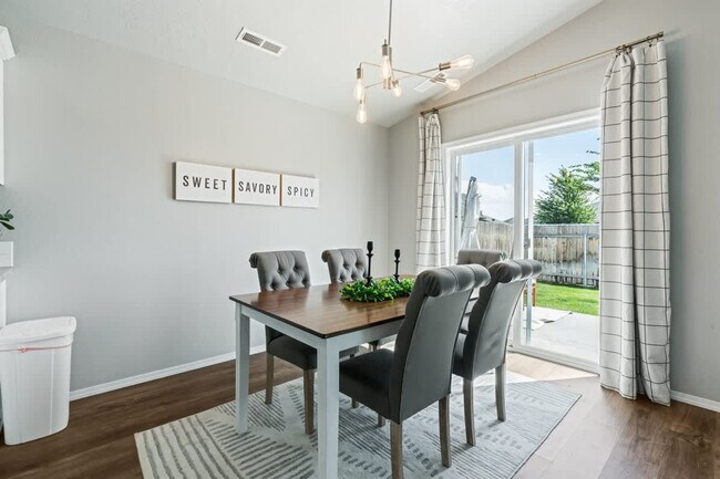 Building Photo - 17541 Mountain Springs Ave