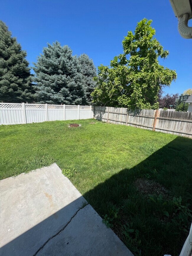 Building Photo - 3 Bed 2 Bath House in Nampa!