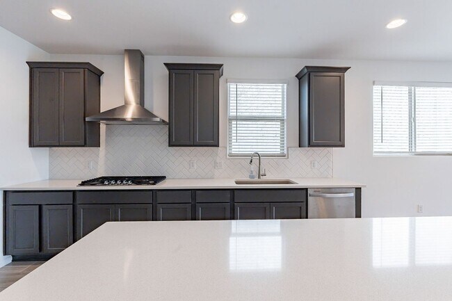 Building Photo - Pending/ Rented - New Mattamy Home!