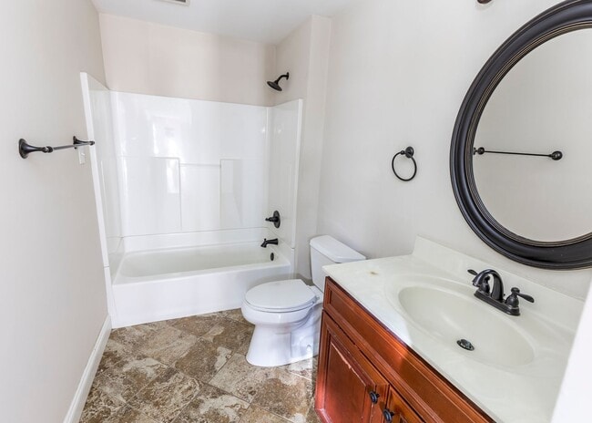 Building Photo - 5 bedroom home