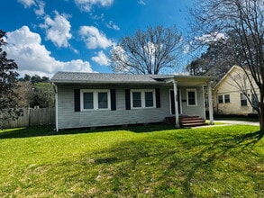 Building Photo - 3BR/2BA Cottage-Style Home, offering timeless character for Lease