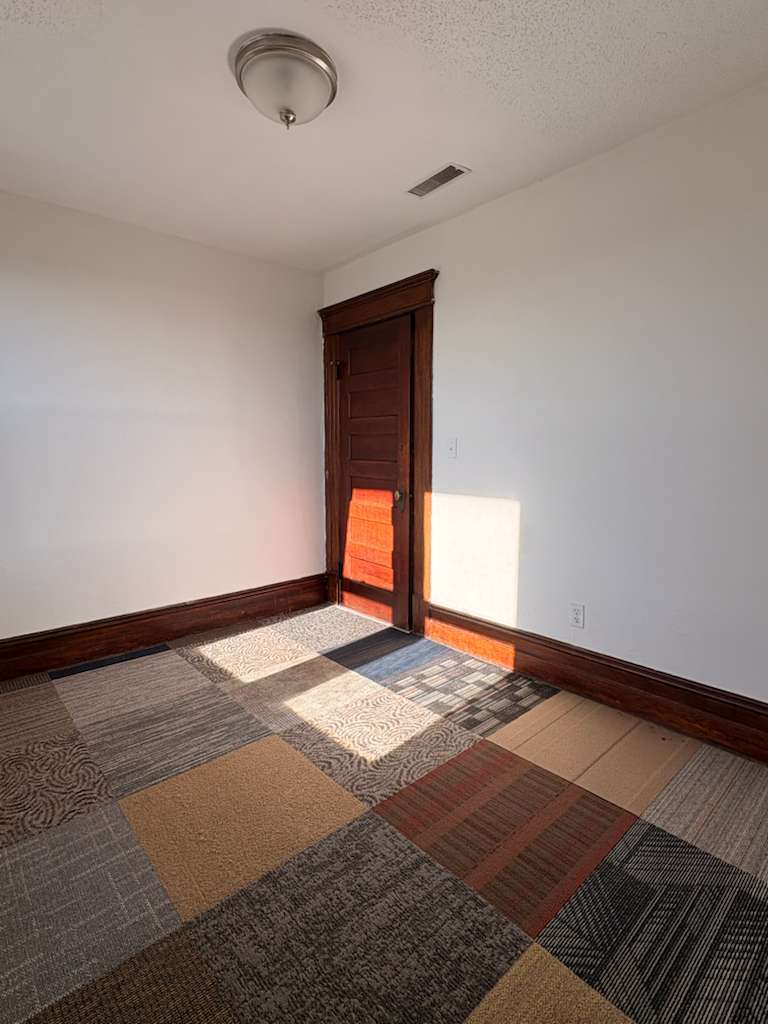 Building Photo - 331 Chestnut St