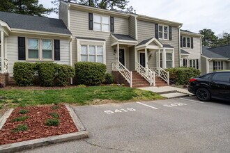 Building Photo - Two Bedroom Townhome in Raleigh's Heart!