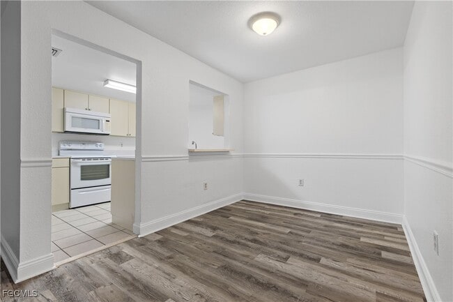 Building Photo - 12658 Kenwood Ln