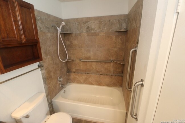 Building Photo - 6943 Sunshine Tree Dr