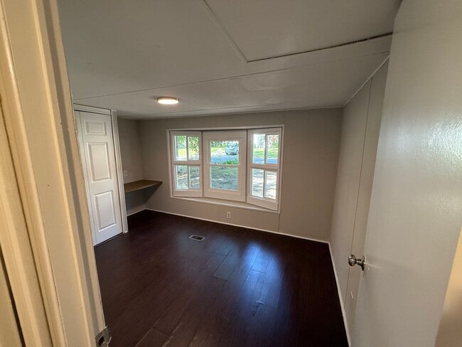 Building Photo - 2 bedroom 2 full bath single wide trailer