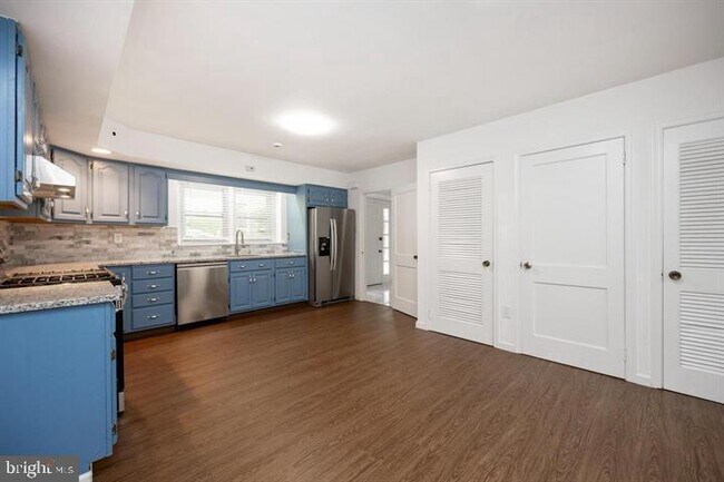 Building Photo - 1226 Fleetwood Rd