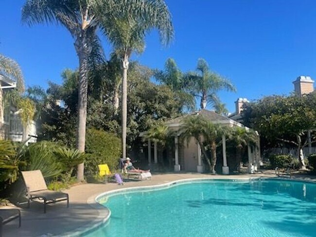 Building Photo - Beautiful La Jolla Condo – Fully Furnished