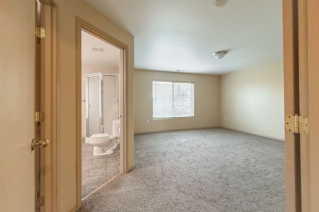 Building Photo - South Richland 4-Bedroom Home With Large Backyard