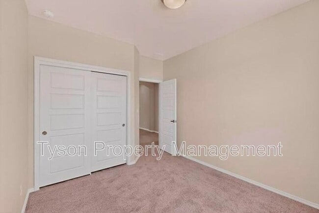 Building Photo - 247 Needle Ave SW