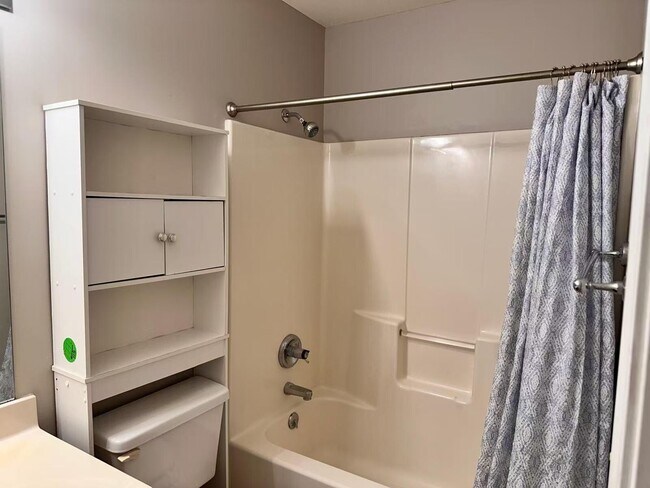 Building Photo - 1110 Brookedale Ct