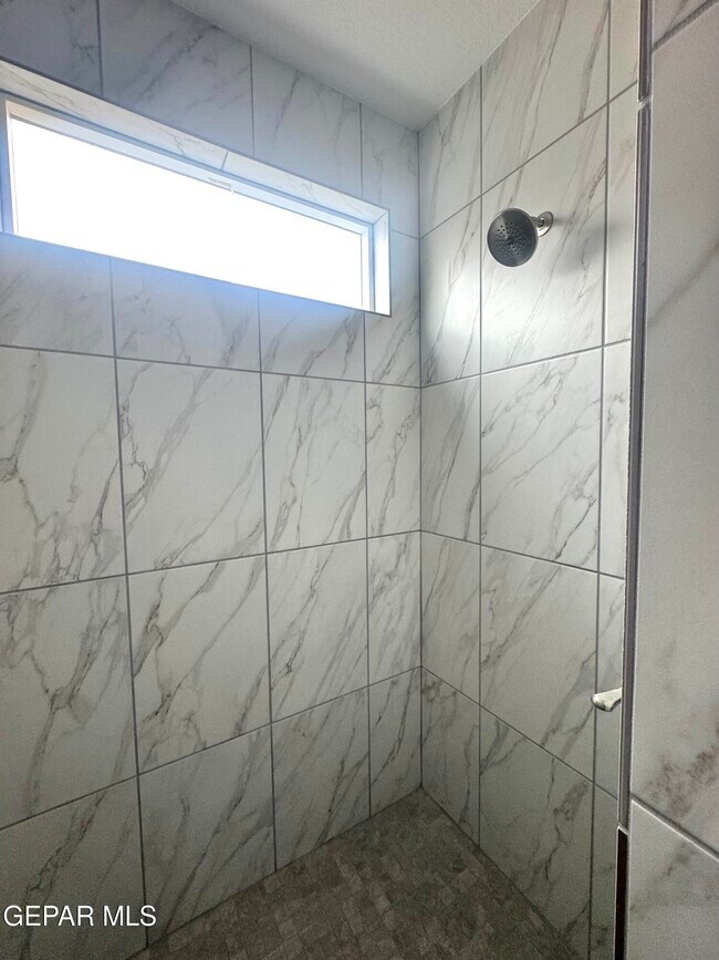 Building Photo - 15129 Resolve Dr