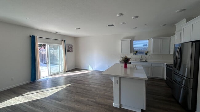 Building Photo - 577 Bedfordshire Dr