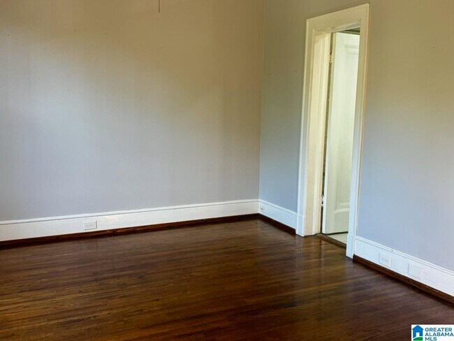 Building Photo - 3007 Highland Ave