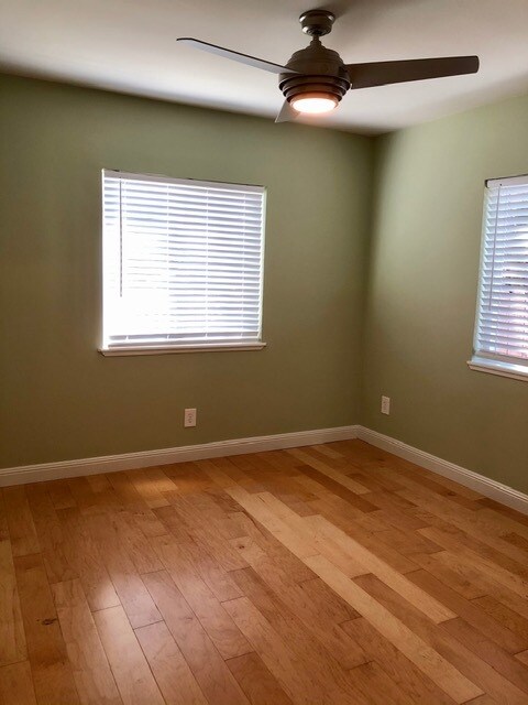 Building Photo - 504 Roosevelt Ave