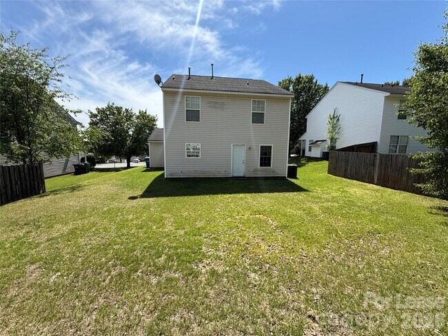 Building Photo - 3327 Buckvalley Dr