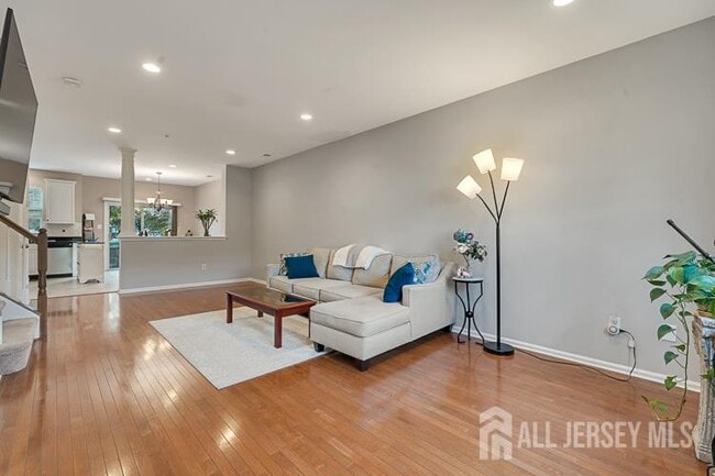 Building Photo - 111 Blossom Cir