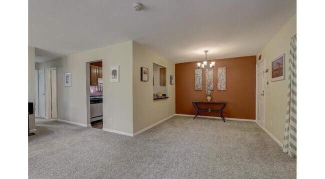 Dining area - 157 Linden Ln