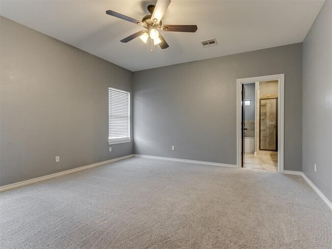Building Photo - 7201 Meadow Lake Dr