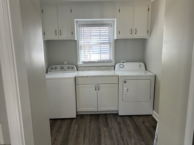 Building Photo - 406 Arcadia Dr