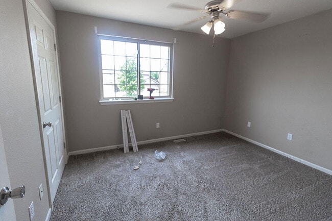 Building Photo - 4002 Snowy Owl Dr