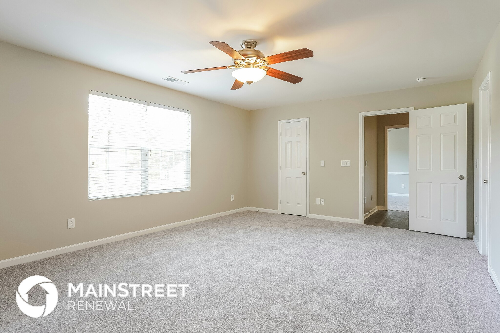 Building Photo - 235 River Hills Dr