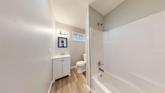 Building Photo - Jefferson Area - 3 Bedroom Single Family Home (between Lorain and Triskett)