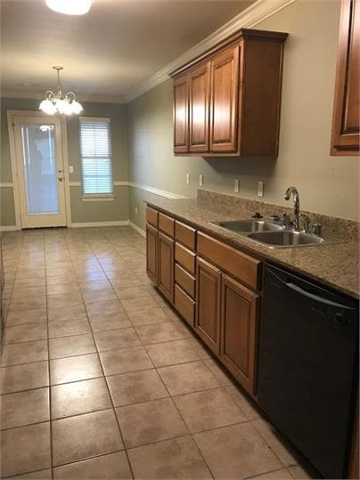Building Photo - 824 Oakwood Ct