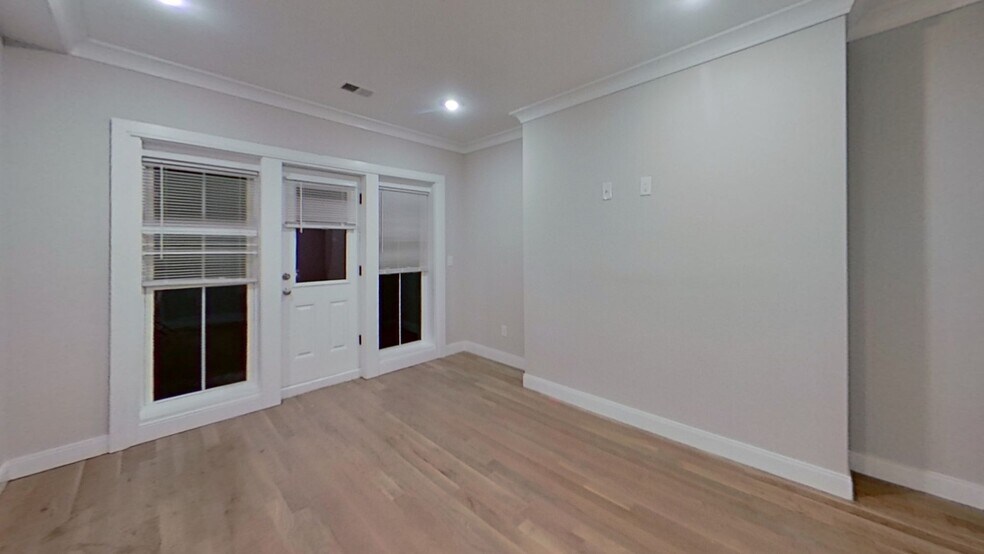 Building Photo - 39 Englewood Ave