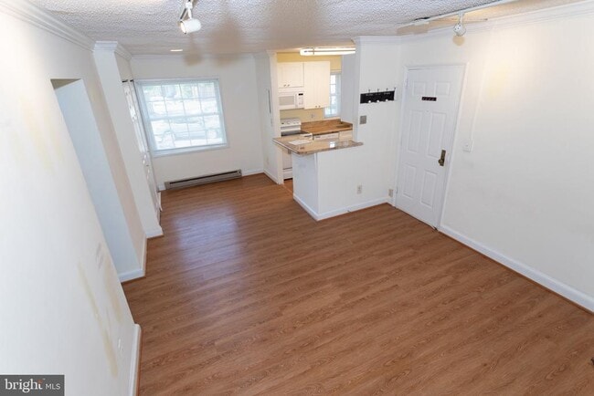 Building Photo - 1612 W Abingdon Dr