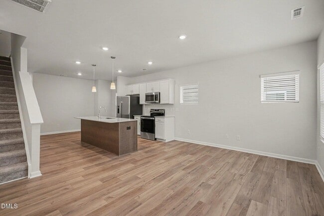 Building Photo - 140 Silver Fir Ln