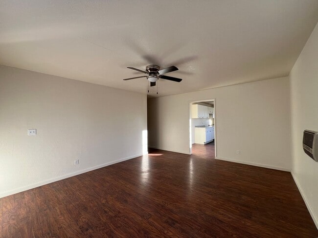 Building Photo - 3 Bedroom 1 Bathroom House with Huge Fenced Yard Near Schools, Park & Community Pool