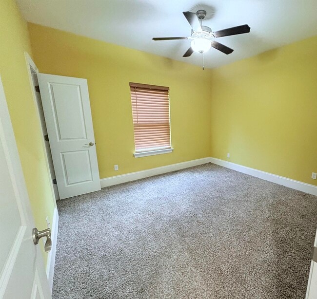 Building Photo - 855 Avery Park Dr