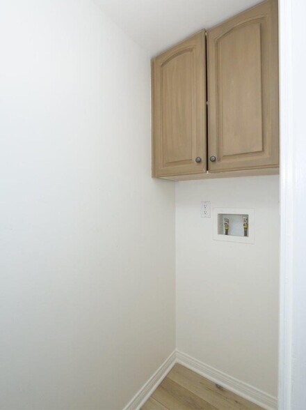 Building Photo - 515 N Gertruda Ave