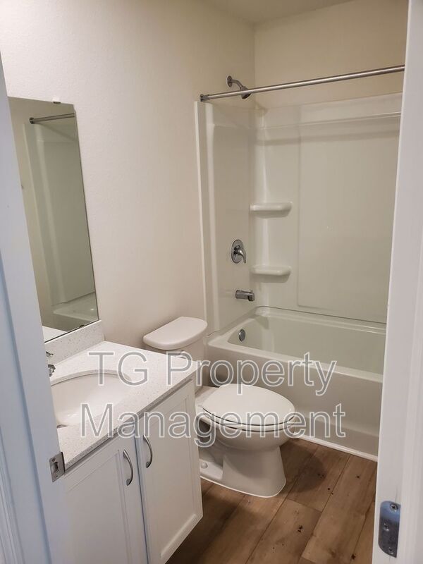 Building Photo - 26 Great Star Ct