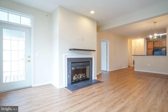 Building Photo - 1311 Karen Blvd