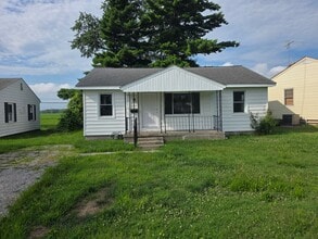 Building Photo - Beautiful 3BD/1BA Available Now