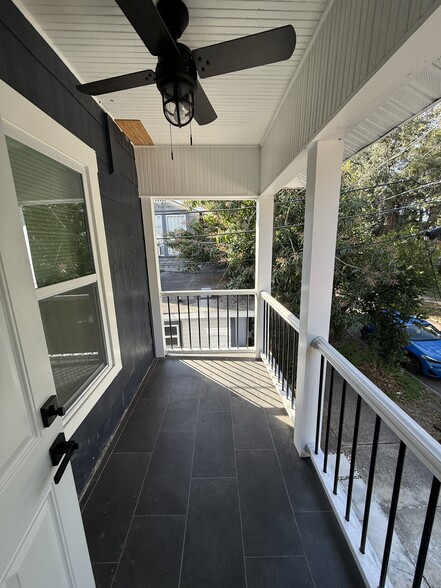 Building Photo - 644 6th Ave N