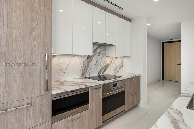 Building Photo - 151 N Seabreeze Blvd