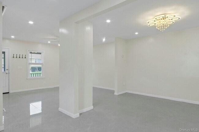 Building Photo - 22 Firth St