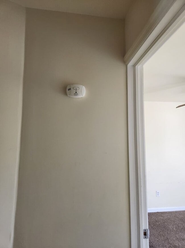 Building Photo - 413-415 N. 6th Avenue