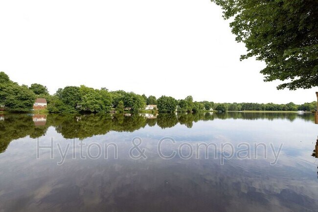 Building Photo - 7712 Breaker Point Ct