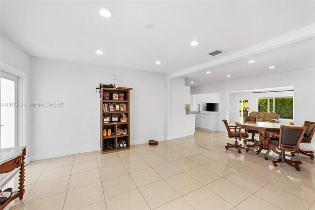 Building Photo - 9425 N Miami Ave
