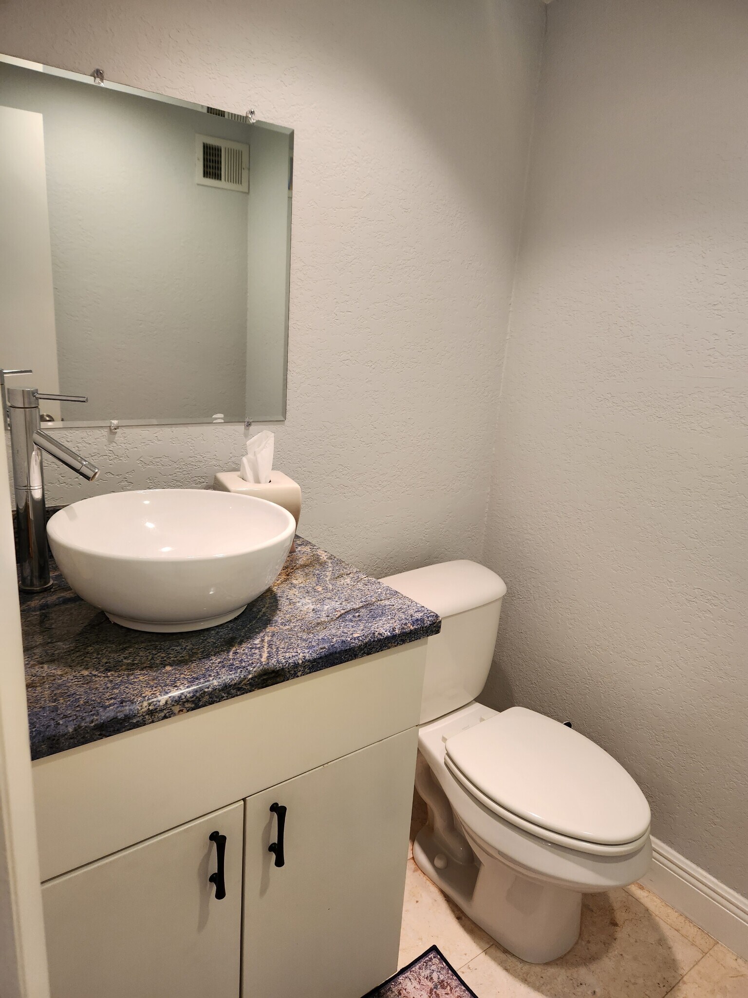 Guest Bath - 6000 N Ocean Blvd