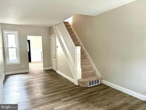 Building Photo - 521 S 17th St