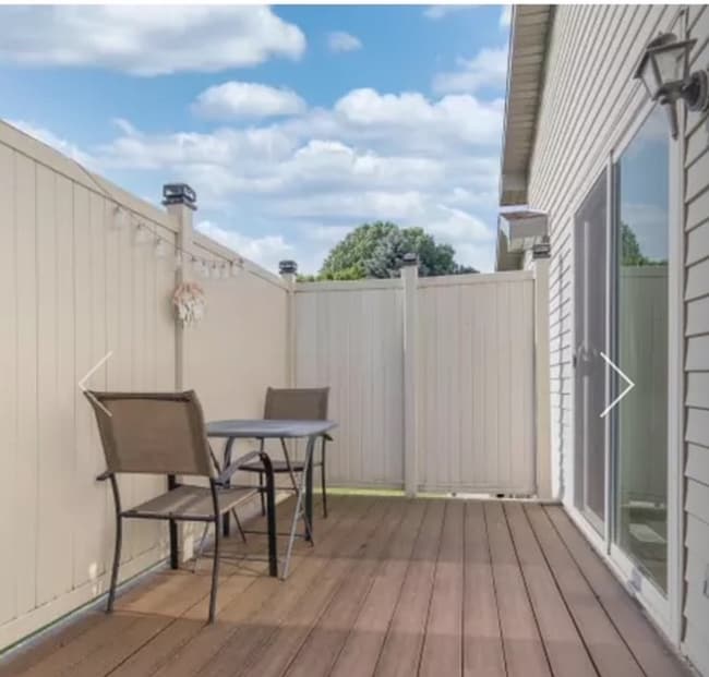 Building Photo - 2748 W Parkmoor Ct