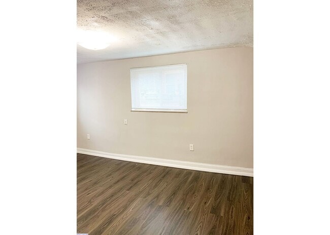 Building Photo - 362 Probasco St